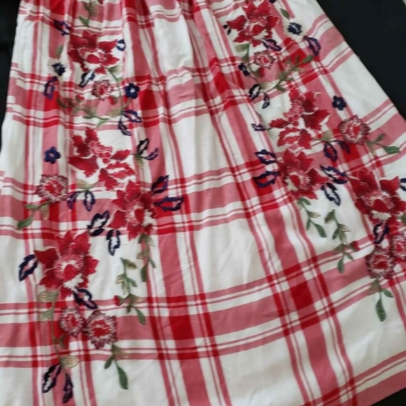 Clothes - Picture 5 of 7